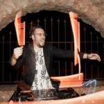 Ambiance musicale mariage : comment créer des souvenirs inoubliables grâce au dj 7 dj mariage KSIDO EVENTS dans le sud de la france, proche de Montpellier